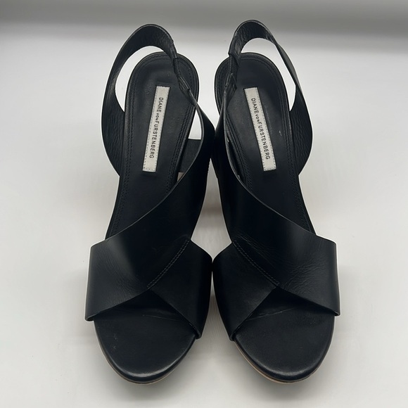 Diane Von Furstenberg - Black Leather Open Toe Wood Heeled Wedge Size 9.5 - Picture 2 of 15